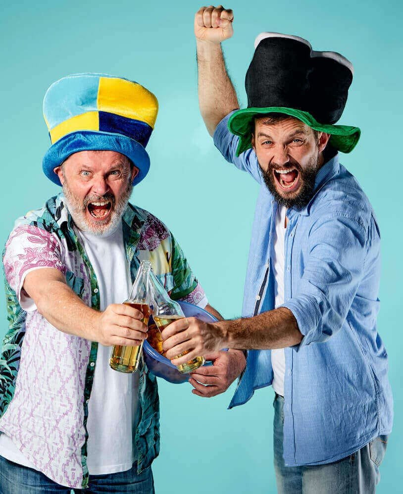 personne en train de célébrer avec des pierre